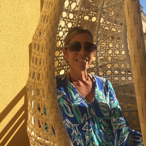 Meet your Posher, Lola - Picture 2 of 8